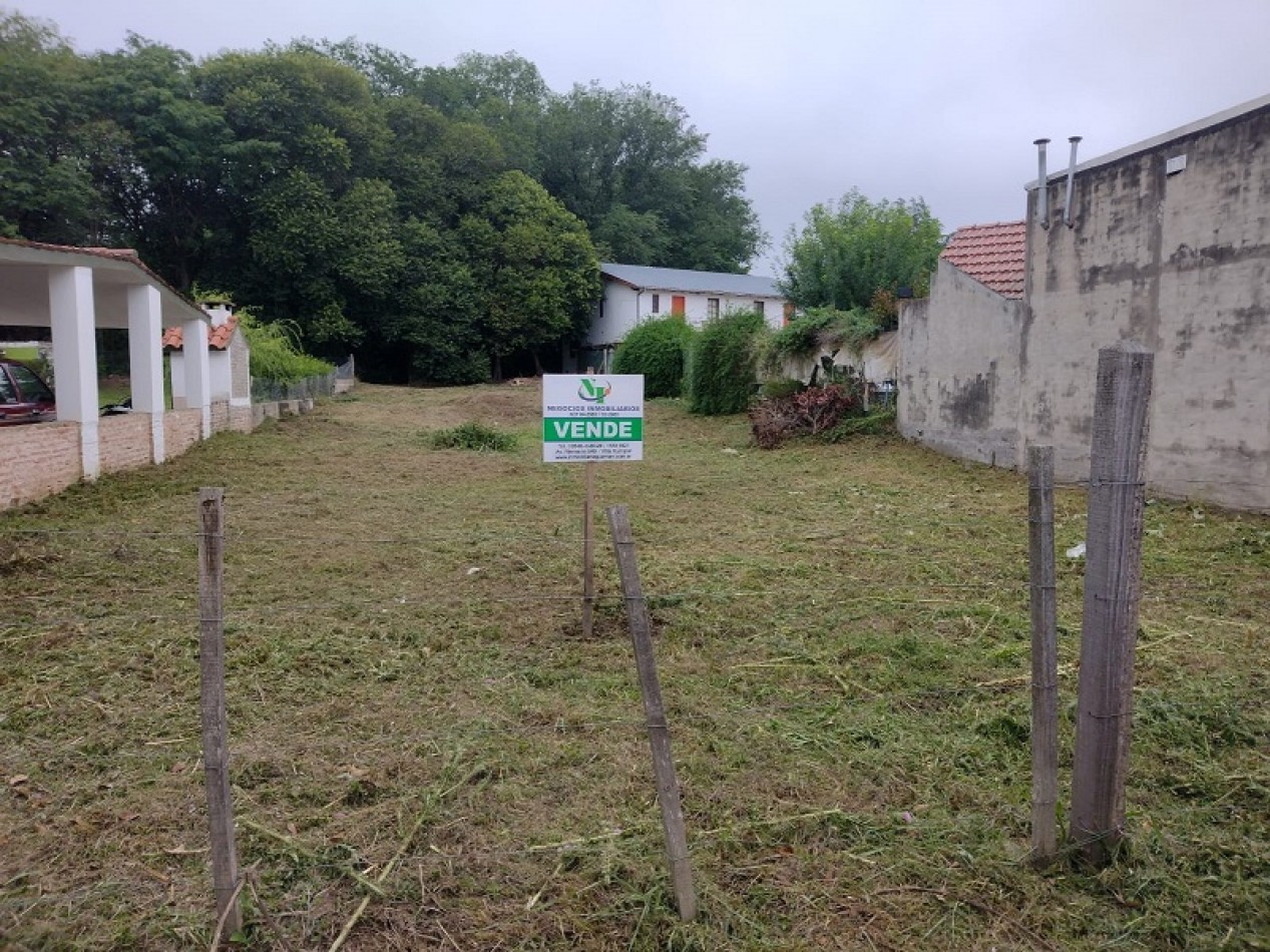 Lote a 1 cuadra del Rio...