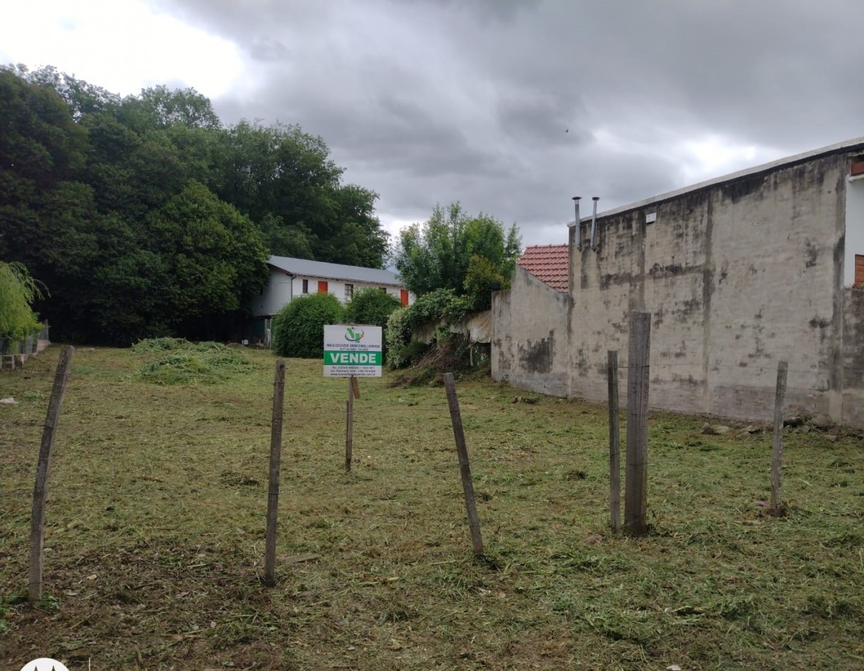 Lote a 1 cuadra del Rio...