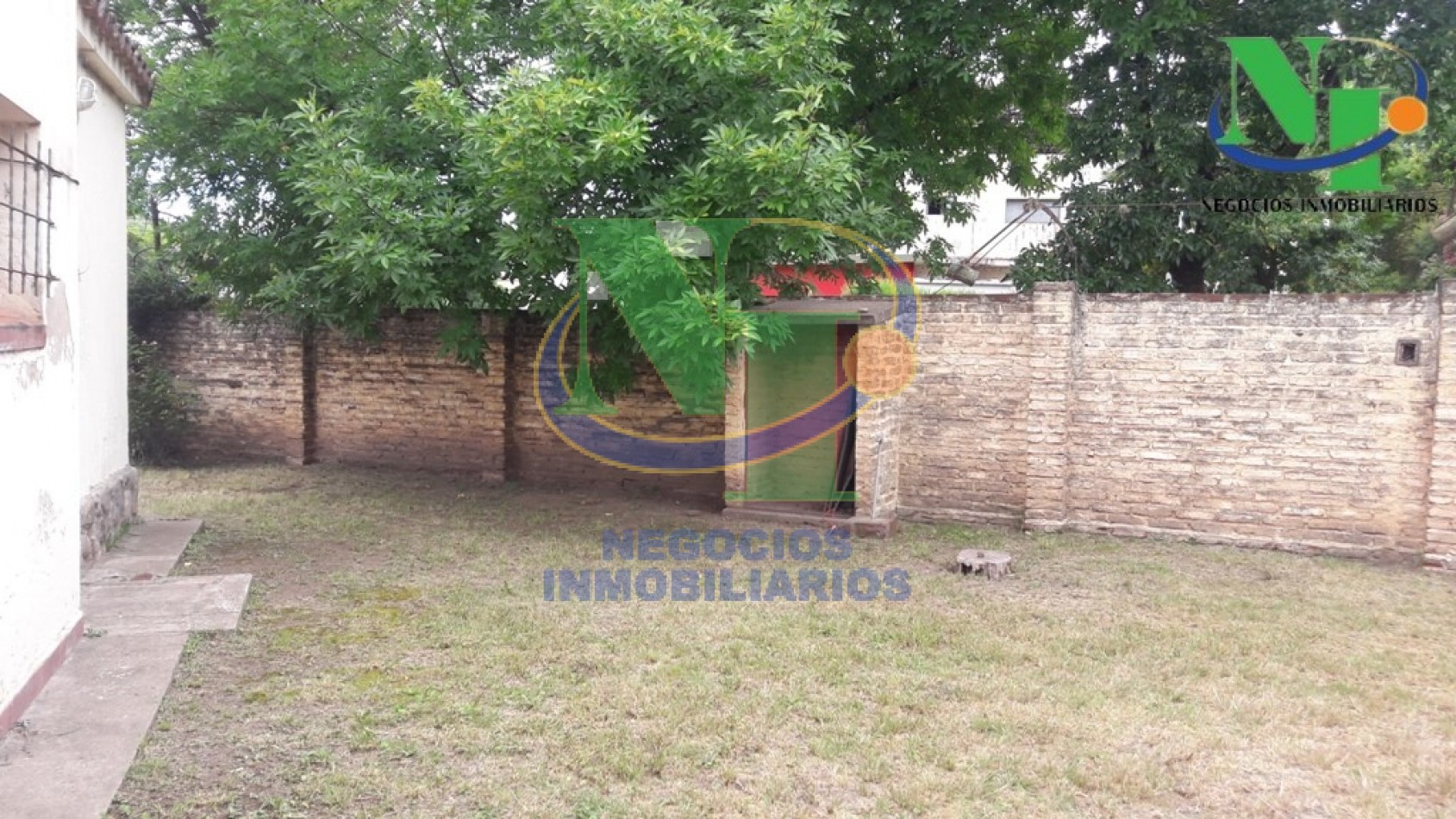 Propiedad en esquina, ideal para emprendimiento comercial!!!