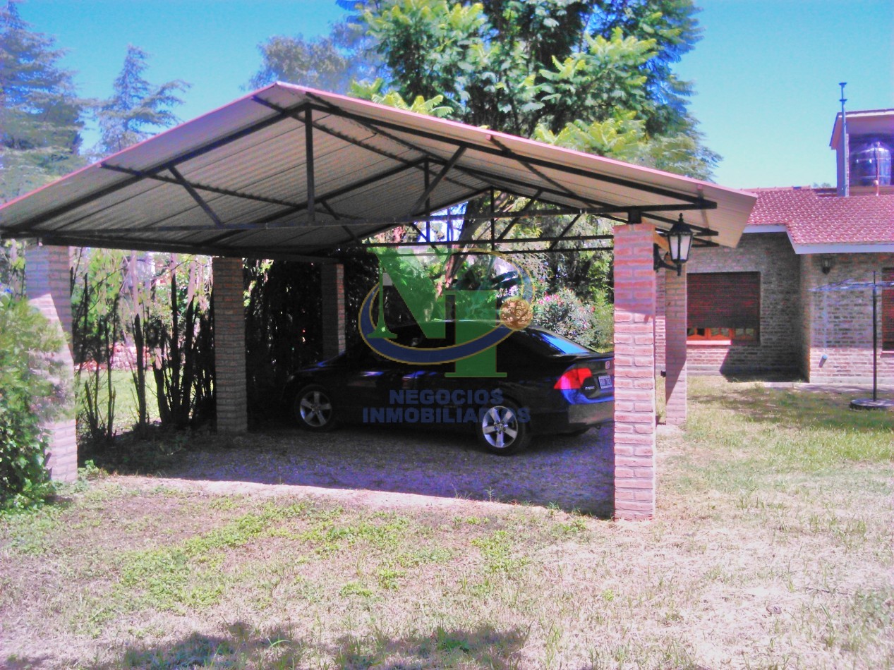 Excelente propiedad frente al lago.